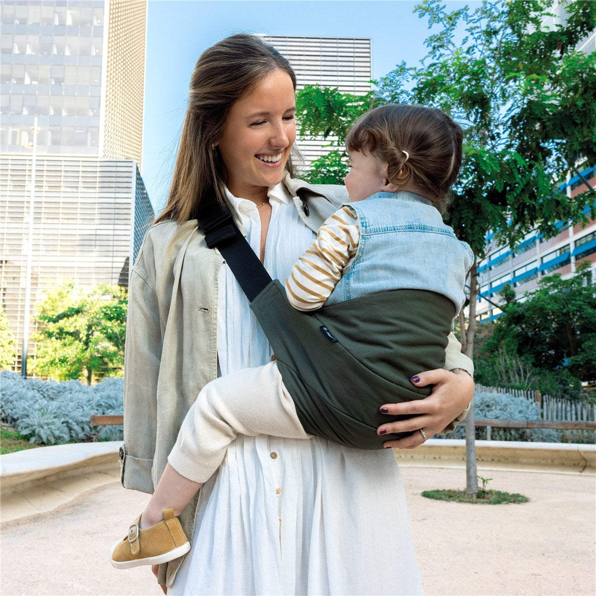 Jane Catch Lightweight Hip Baby Carrier for toddlers aged 9 to 48 months, Bison